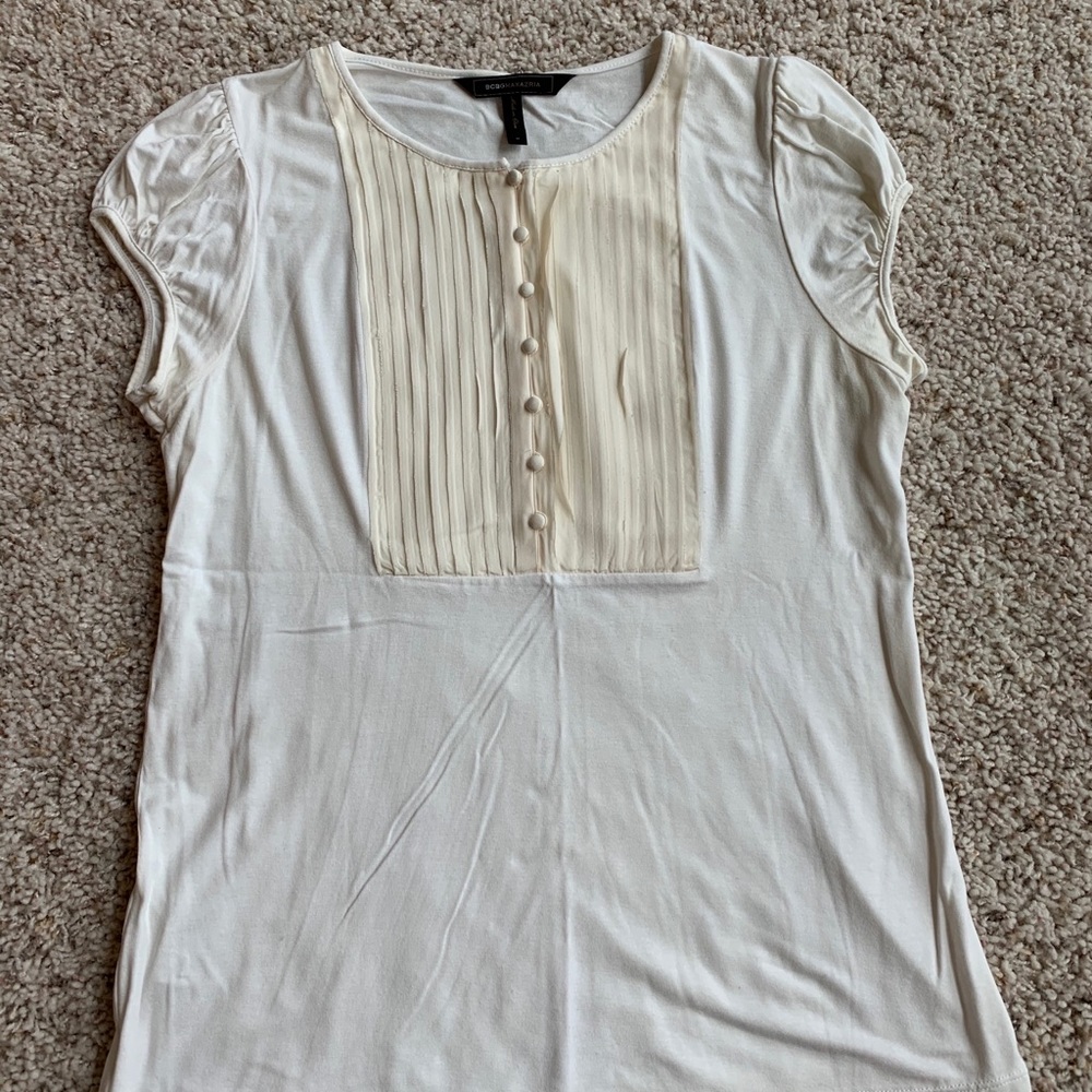 Women’s Cream Short-Sleeved Shirt